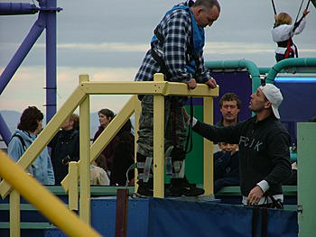 Click image for larger version

Name:	Blackpool Surfing 23 Oct 2004 006.jpg
Views:	119
Size:	445.0 KB
ID:	1234317