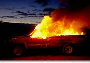 Click image for larger version

Name:	Hilux burning.jpg
Views:	127
Size:	52.8 KB
ID:	1242281