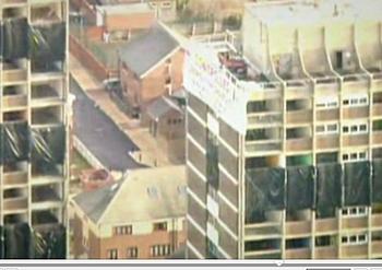 Click image for larger version

Name:	Hilux building.jpg
Views:	168
Size:	81.8 KB
ID:	1242282