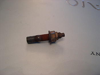 Click image for larger version

Name:	manifold bolt 1.JPG
Views:	163
Size:	80.6 KB
ID:	1247541