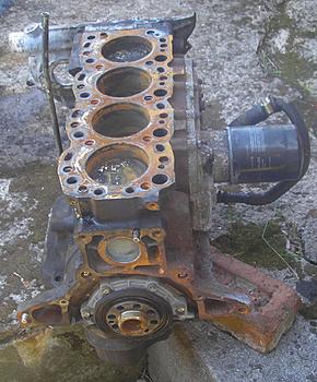 Click image for larger version

Name:	Hilux Engine 001.jpg
Views:	846
Size:	273.5 KB
ID:	1258184
