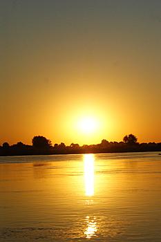 Click image for larger version

Name:	Sunset on Caprivi.jpg
Views:	329
Size:	296.0 KB
ID:	1259393