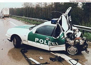 Click image for larger version

Name:	Police_schlachtbulle4.jpg
Views:	263
Size:	48.0 KB
ID:	1261326