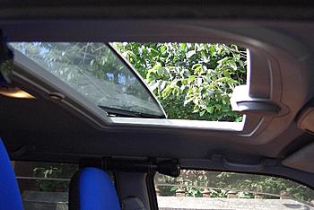 Click image for larger version

Name:	sunroof2.jpg
Views:	175
Size:	74.7 KB
ID:	1263062