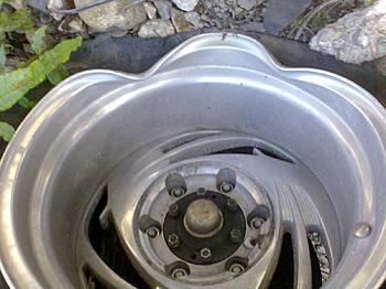 Click image for larger version

Name:	ohh, shhh... the WHEEL!!!!.jpg
Views:	204
Size:	181.1 KB
ID:	1271022