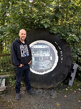 Click image for larger version

Name:	me plus big tyre.jpg
Views:	160
Size:	296.1 KB
ID:	1273206