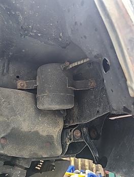 I am low on Vacuum. Is it problematic that this cannister is blocked off like that on the one port?